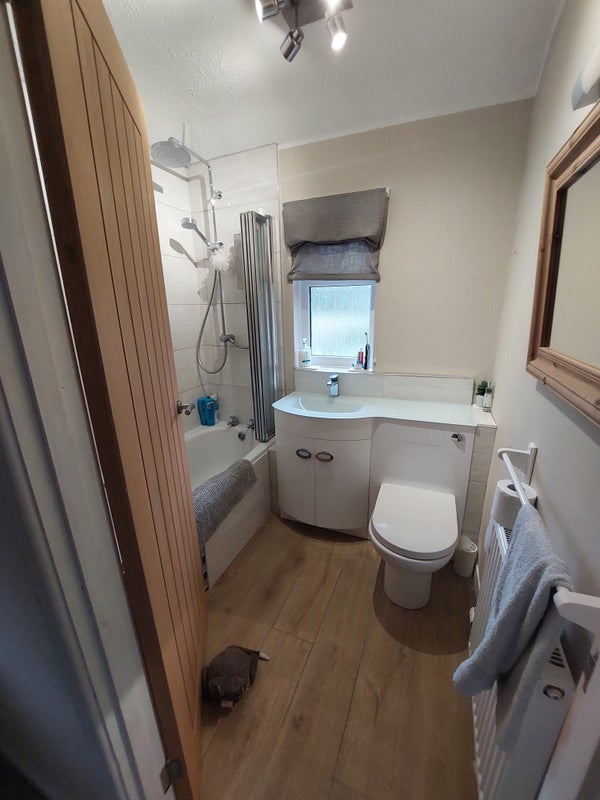 Room Wavell Avenue in Poole