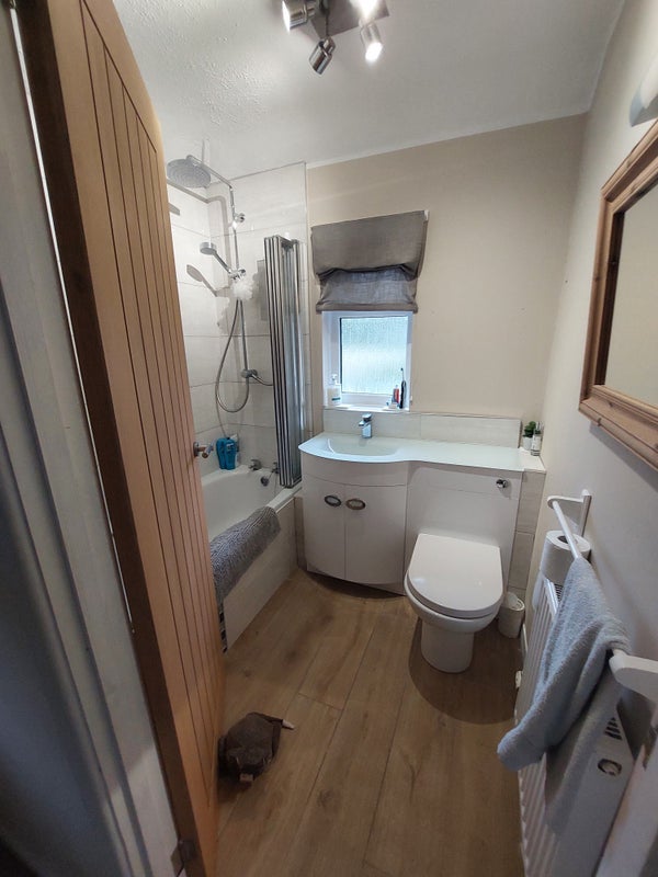 Room Wavell Avenue in Poole