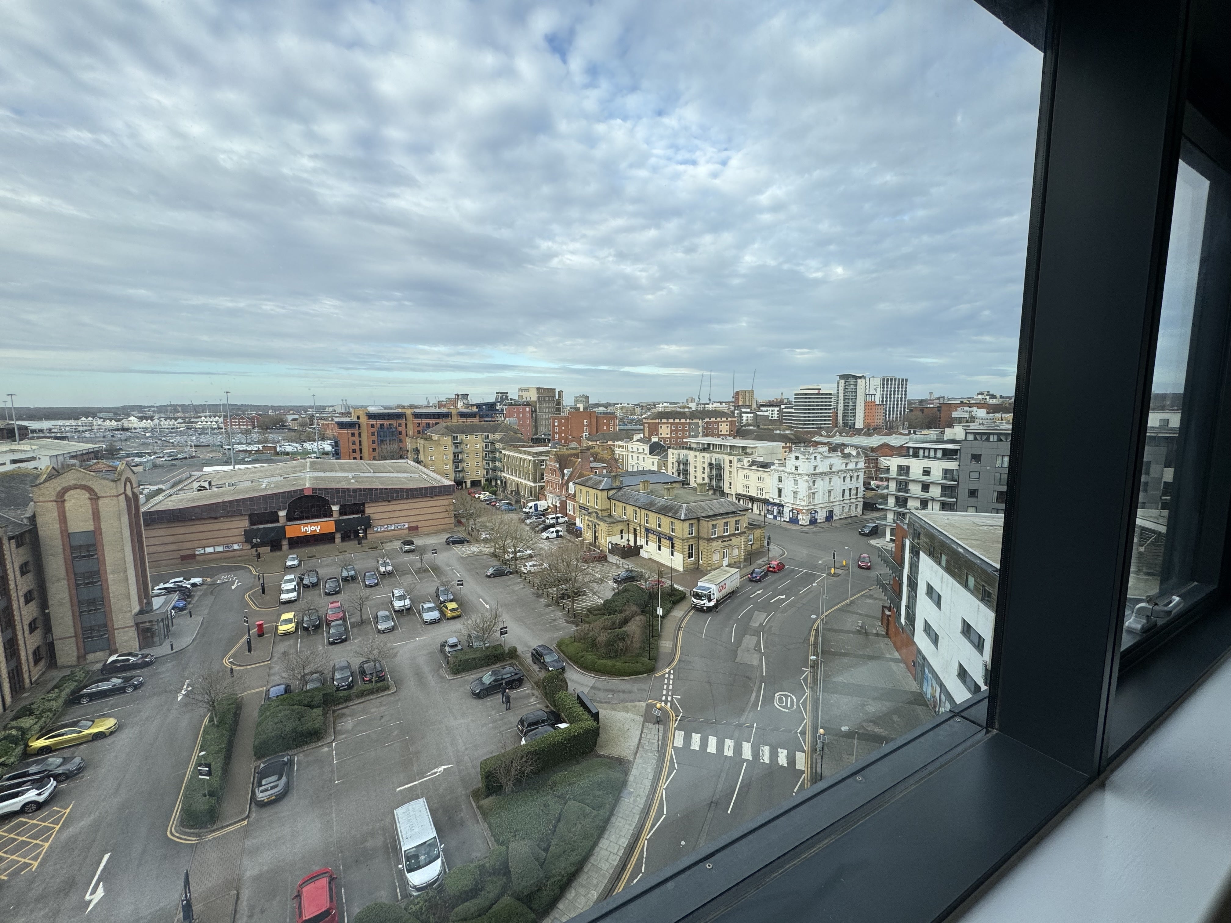 Flat Ocean Way in Southampton
