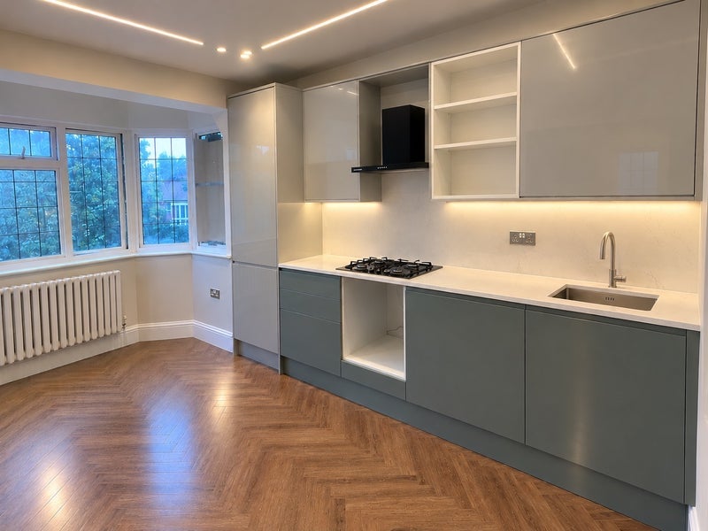 Flat Osidge Lane in Greater London