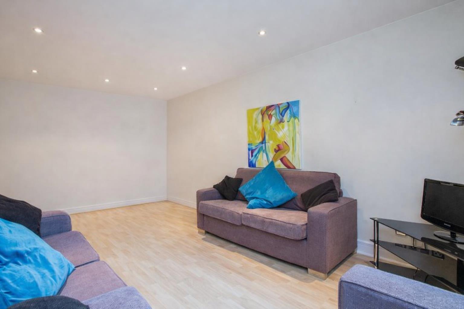 Flat Sussex Gardens in City of Westminster