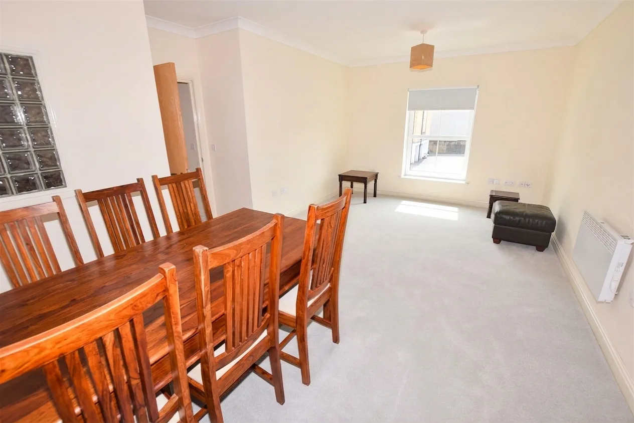 Flat Crowder Close in Greater London