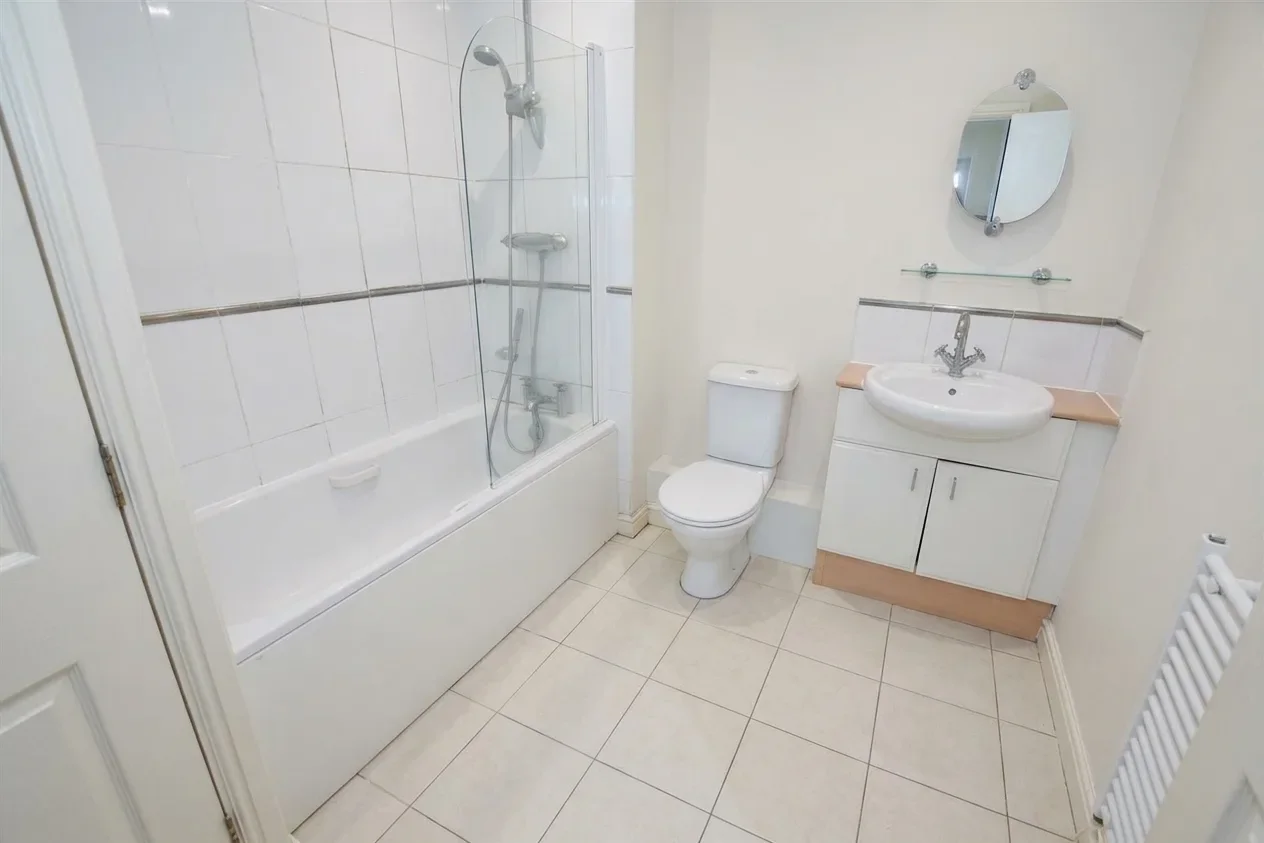 Flat Crowder Close in Greater London