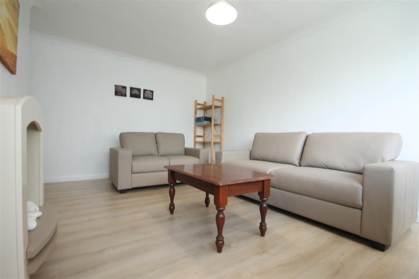 Flat Coniston Avenue in Newcastle upon Tyne