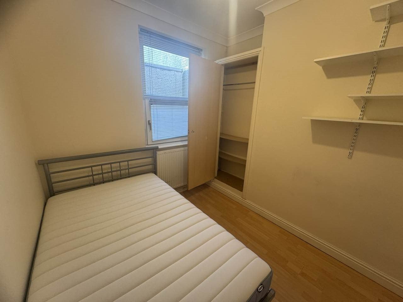 Room Bedford Street in Cardiff