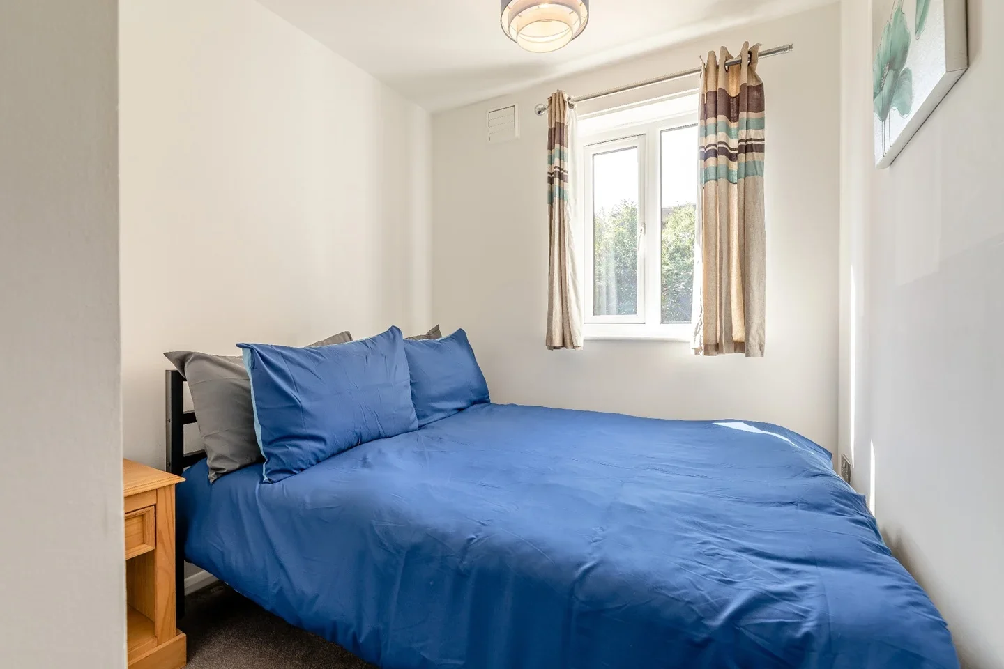 Flat Jack Clow Road in Greater London