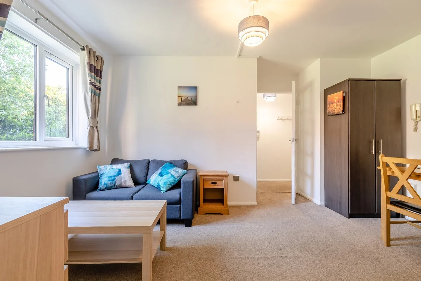 Flat Jack Clow Road in Greater London