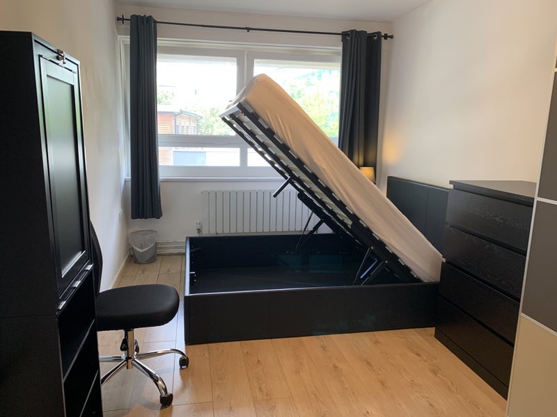 Room Earlsferry Way in Greater London