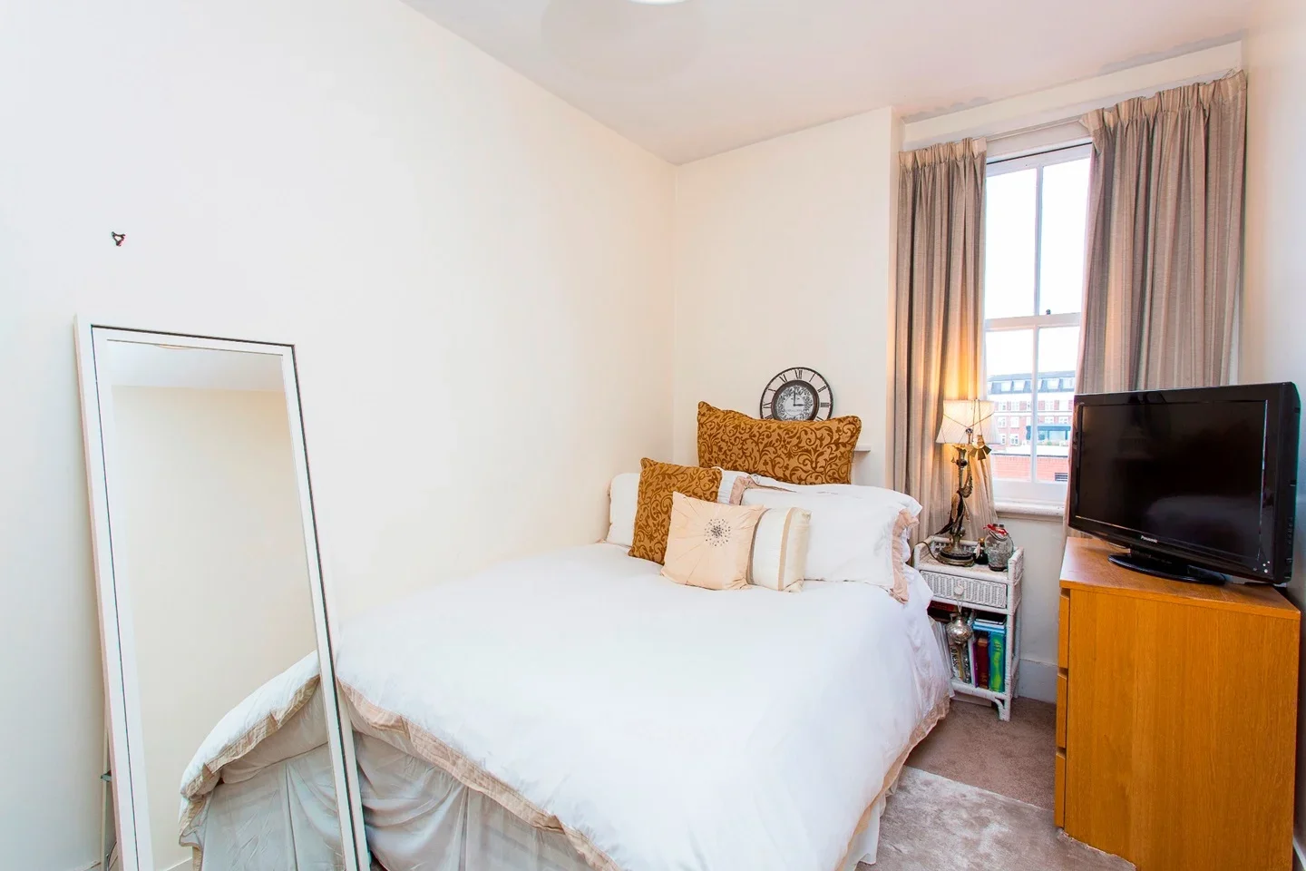 Flat Fulham Road in Greater London