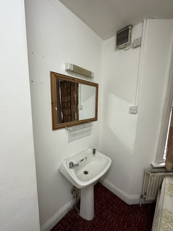 Room Talgarth Road in Greater London