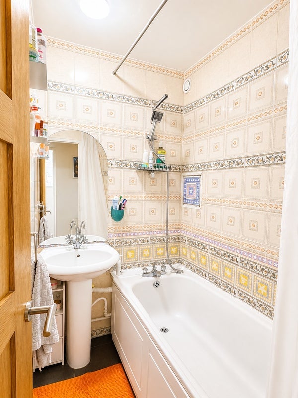 Room Abbey Street in Greater London