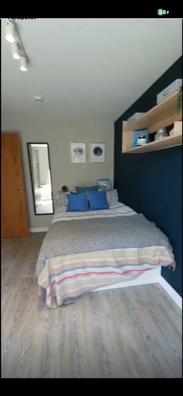 Room Bax Road in Manchester