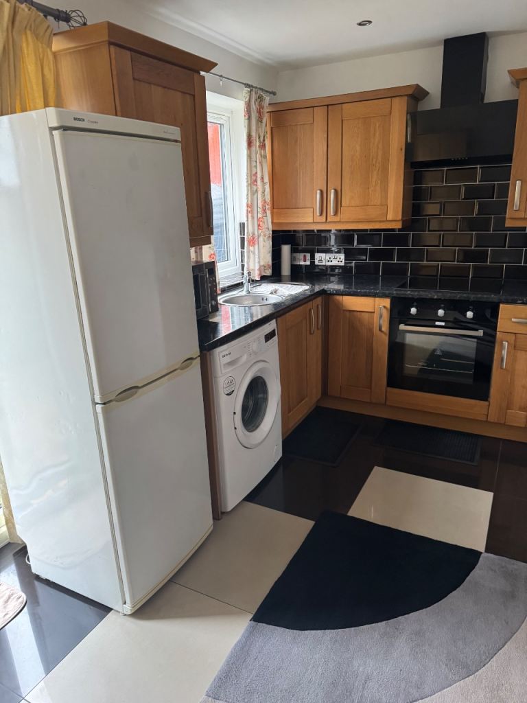 Flat Chaplin Road in Greater London