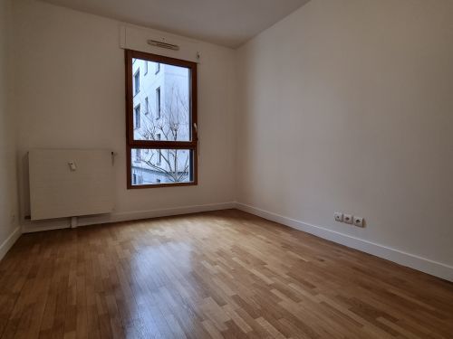 Flat Place Henri-Queuille in Paris