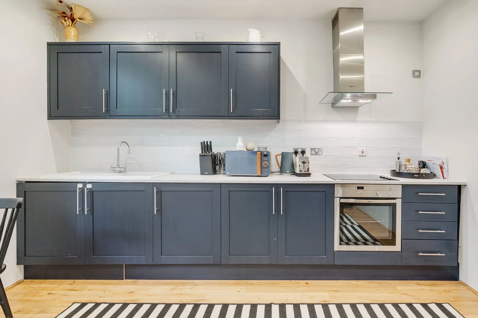 Flat Hyde Park Place Bayswater Road in City of Westminster