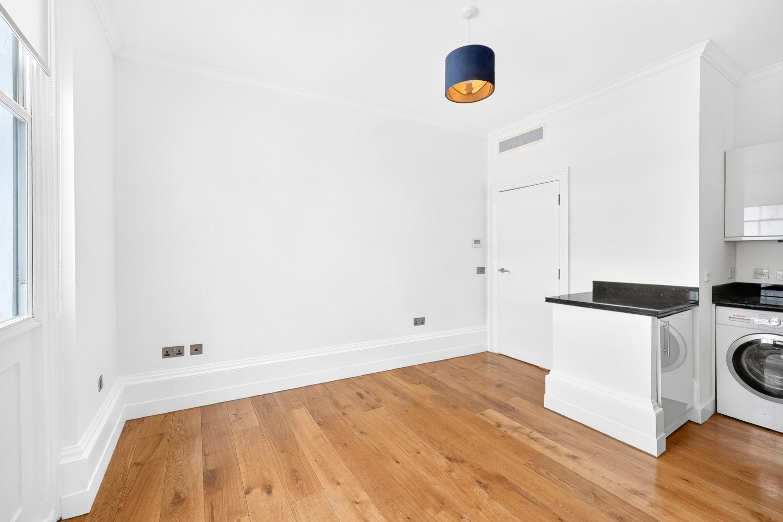 Flat Lovat Lane in City of London