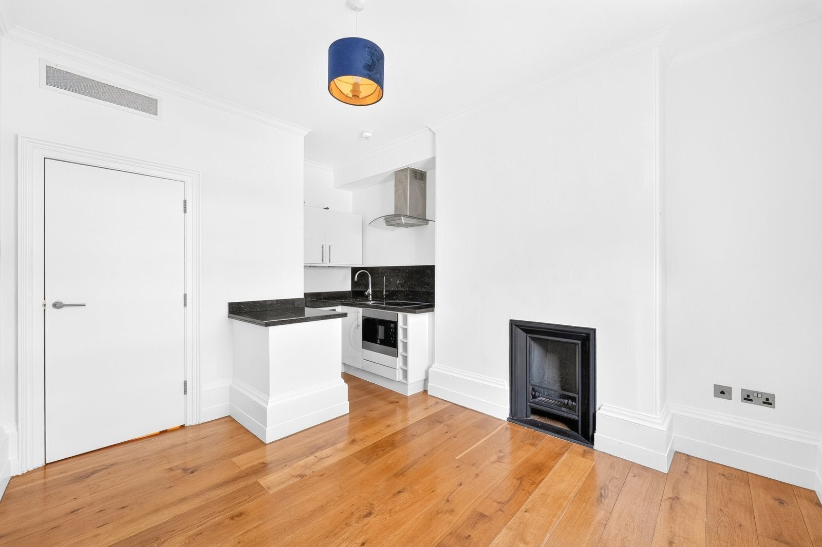 Flat Lovat Lane in City of London
