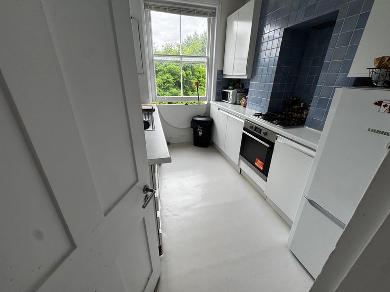 Room Crossfield Road in Greater London