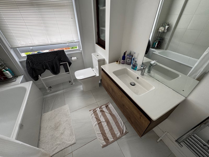 Room Crossfield Road in Greater London