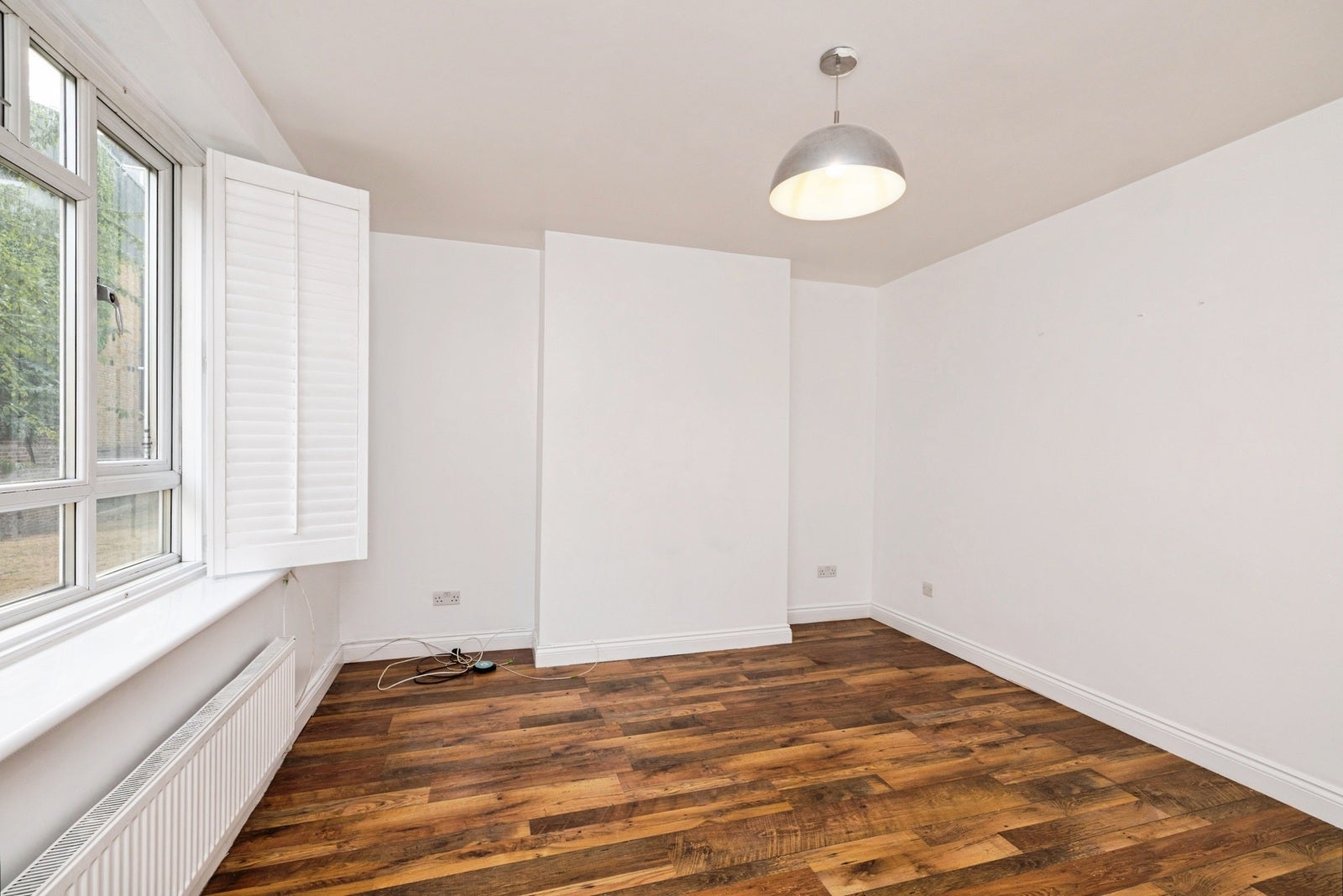 Flat Chart Street in Greater London