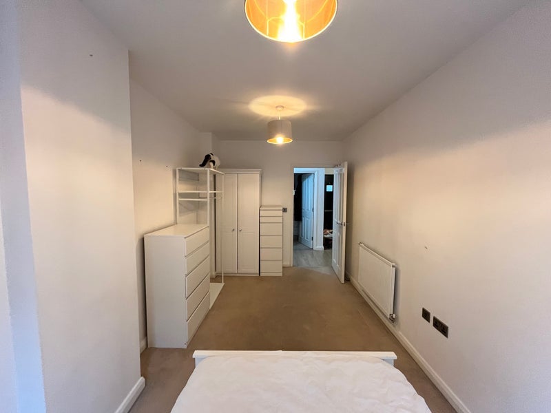 Room Thornbury Way in Greater London