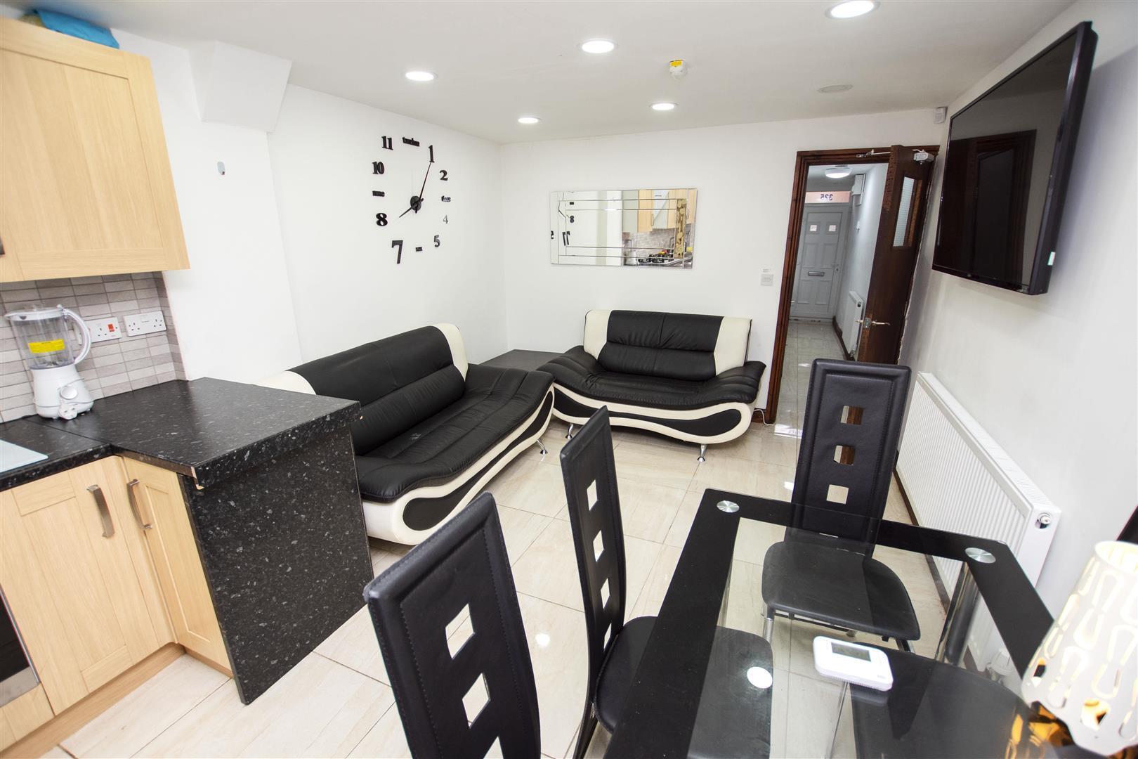 Flat Tiverton Road in Birmingham