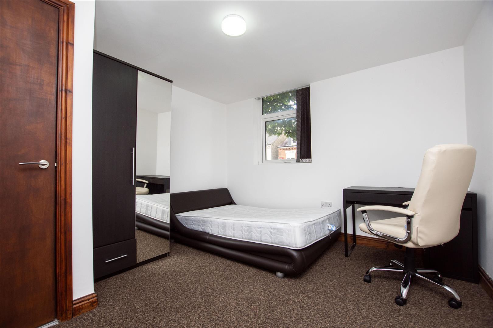Flat Tiverton Road in Birmingham