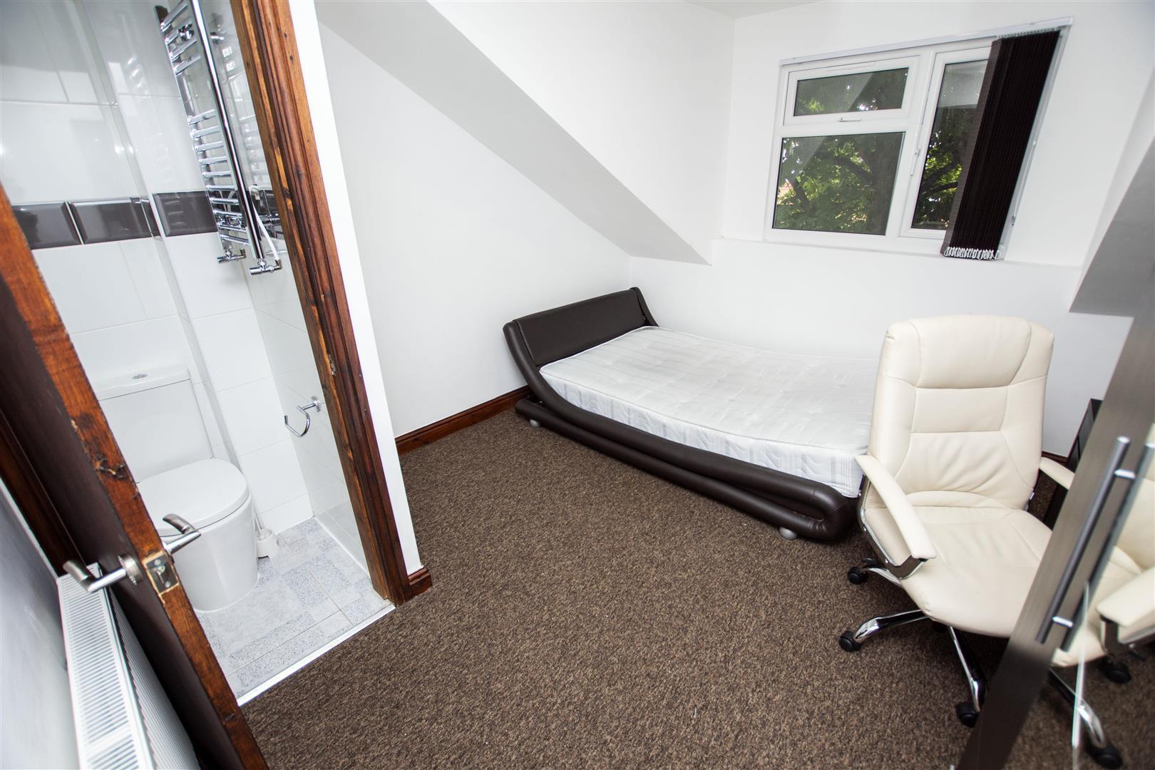 Flat Tiverton Road in Birmingham