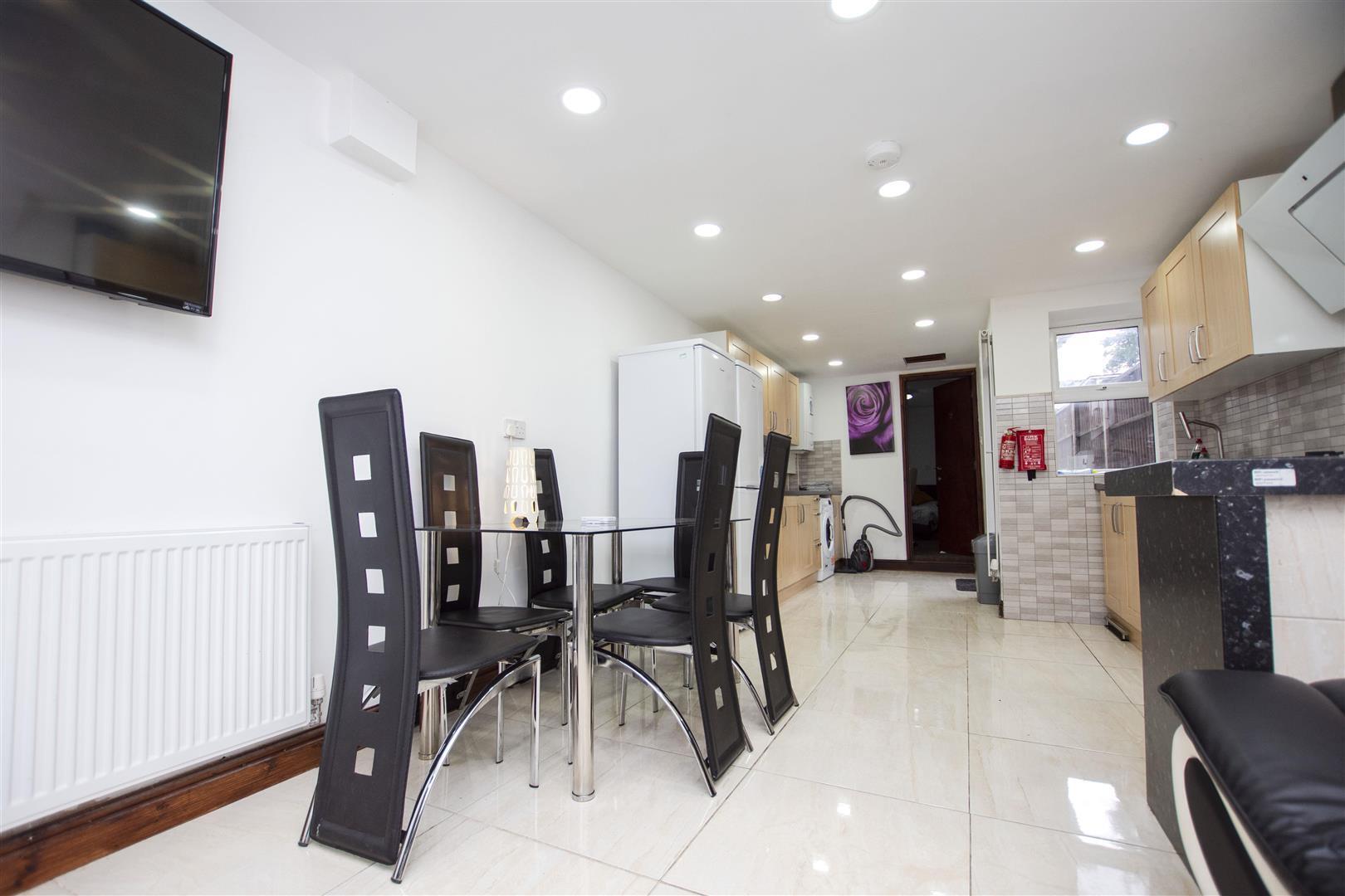 Flat Tiverton Road in Birmingham