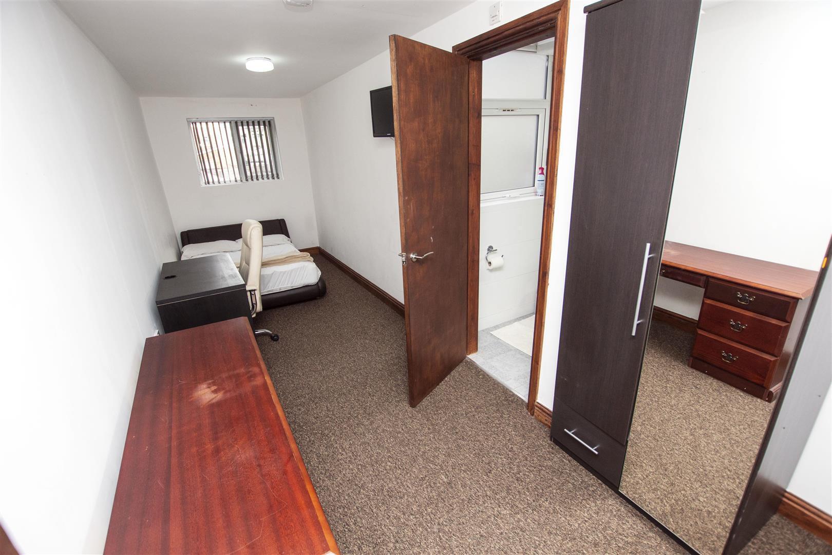 Flat Tiverton Road in Birmingham