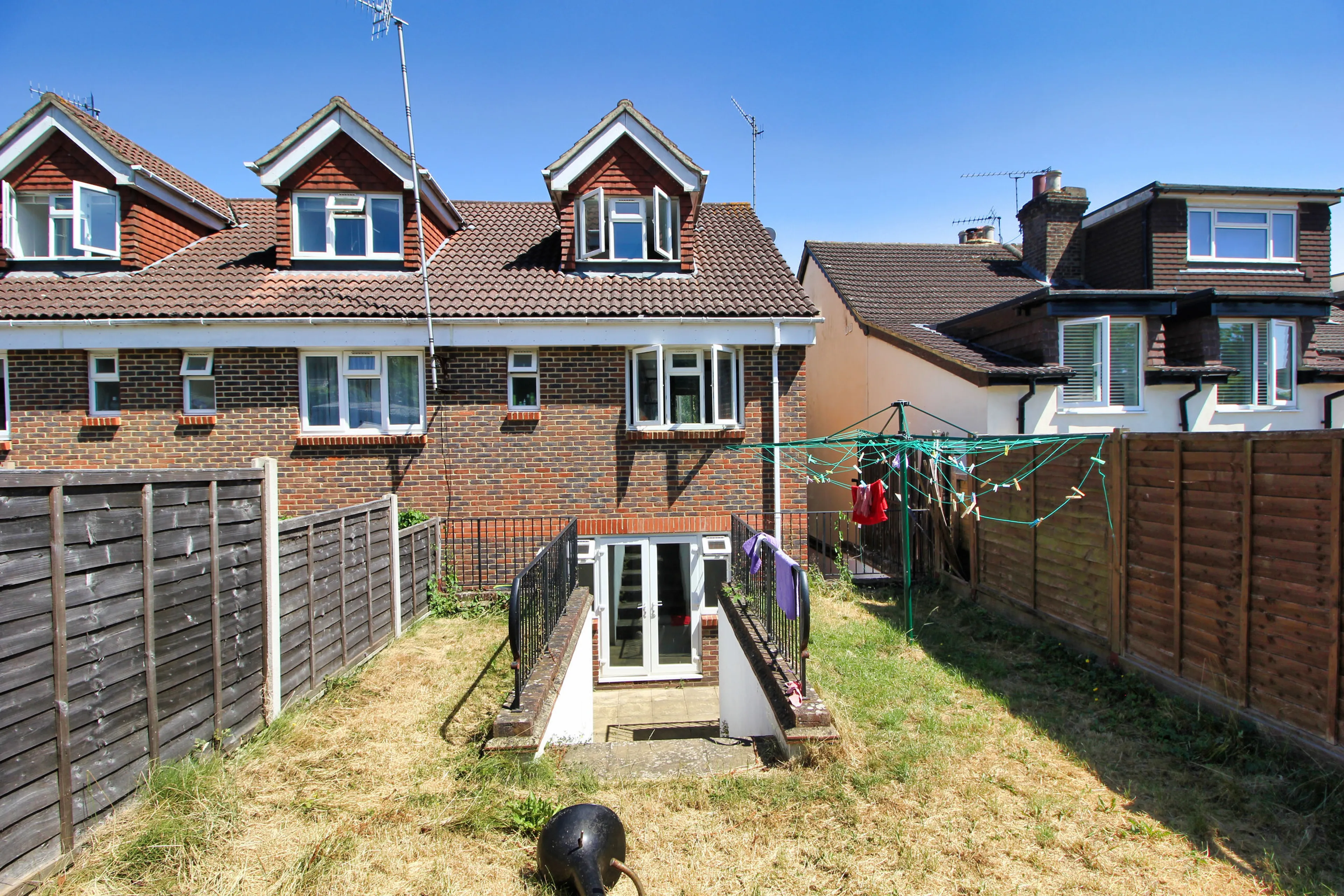 House Earlsbrook Road in Reigate and Banstead