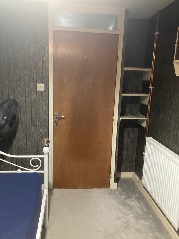 Room Cotswold Close in Slough