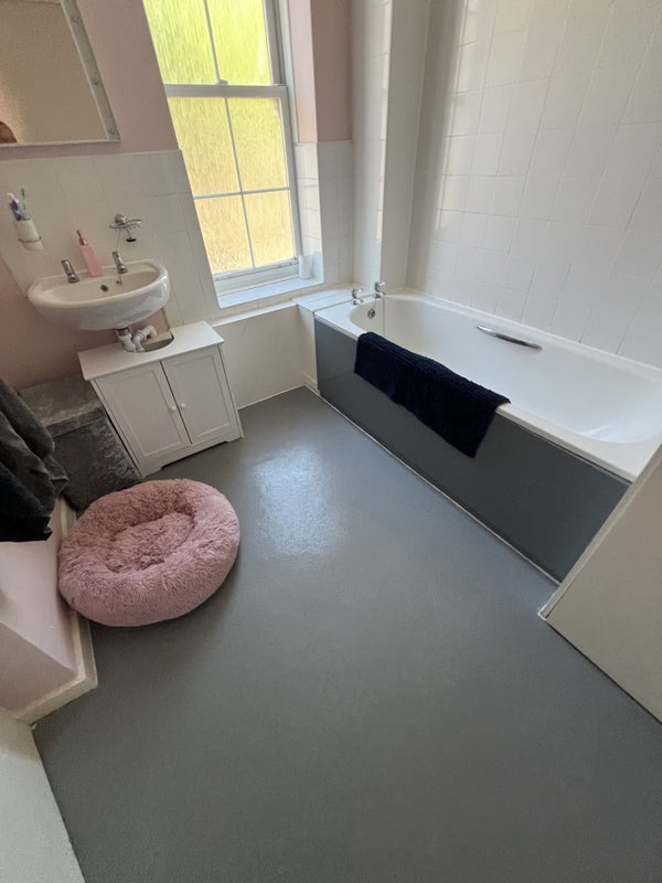 Room Maggie Blake's Cause in Greater London