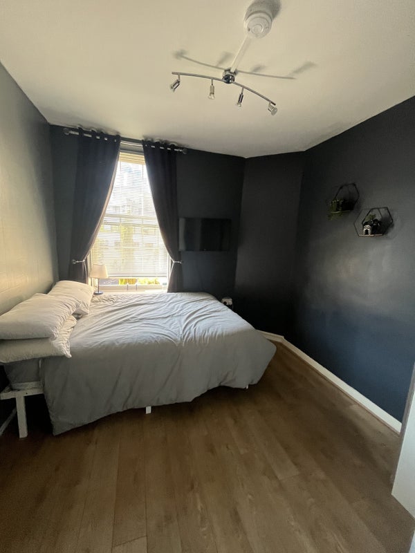 Room Maggie Blake's Cause in Greater London
