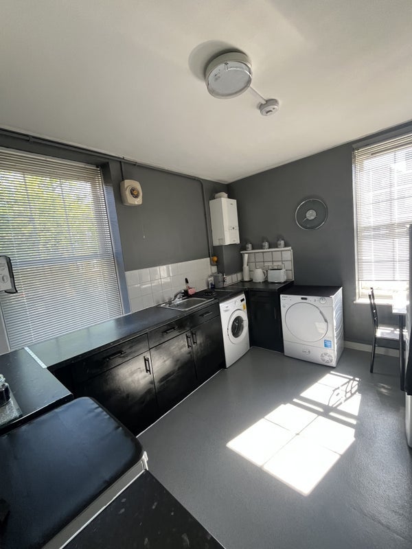 Room Maggie Blake's Cause in Greater London