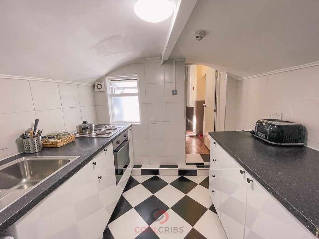 Flat Inverness Terrace in City of Westminster