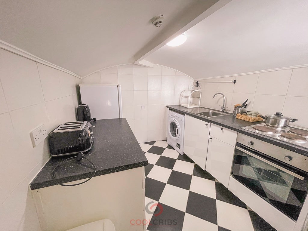 Flat Inverness Terrace in City of Westminster