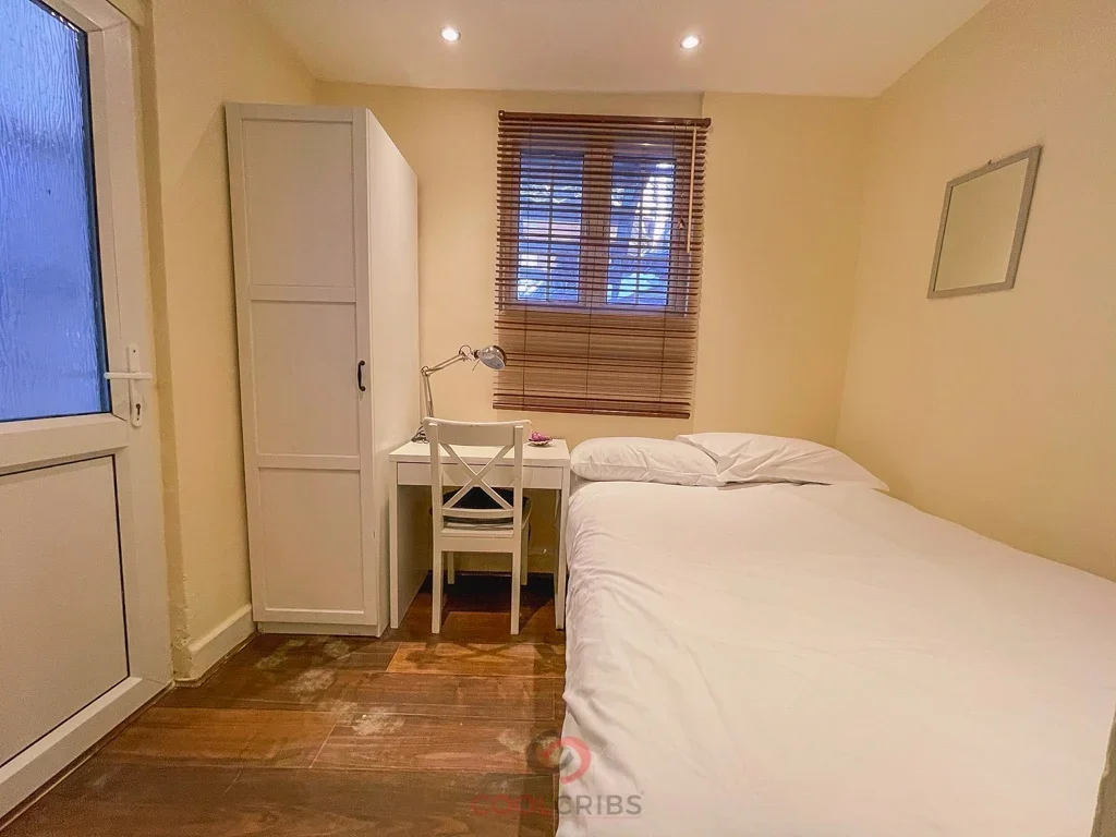 Flat Inverness Terrace in City of Westminster