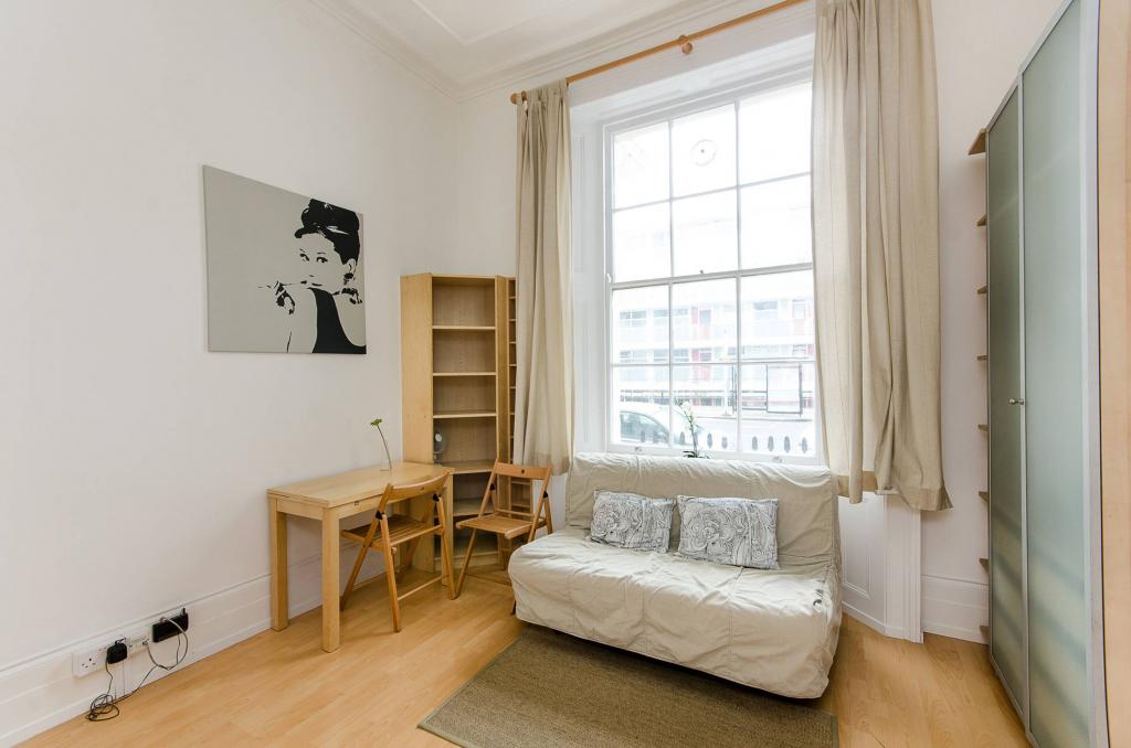 Flat Claverton Street in City of Westminster