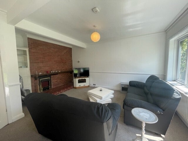 Room Princess Road in Poole