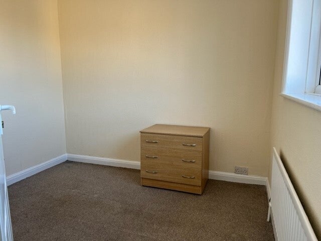 Room Princess Road in Poole
