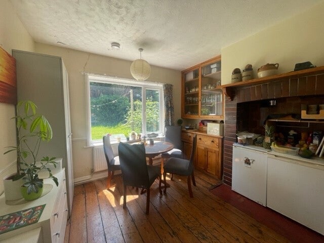 Room Princess Road in Poole
