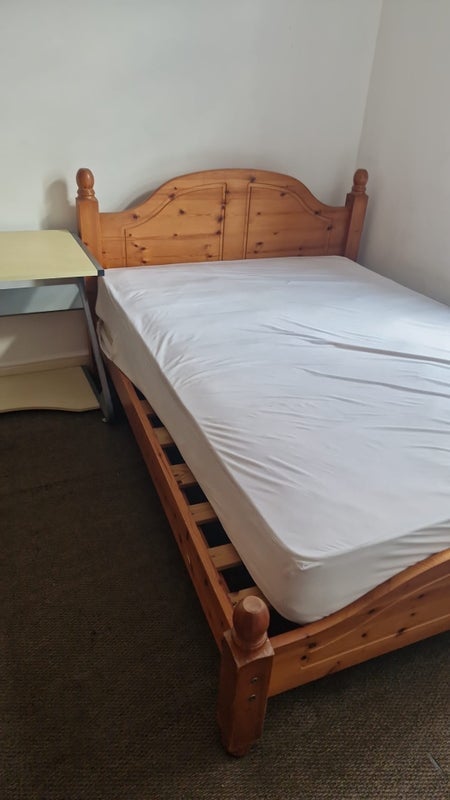 Room Back Strathmore Drive in Leeds