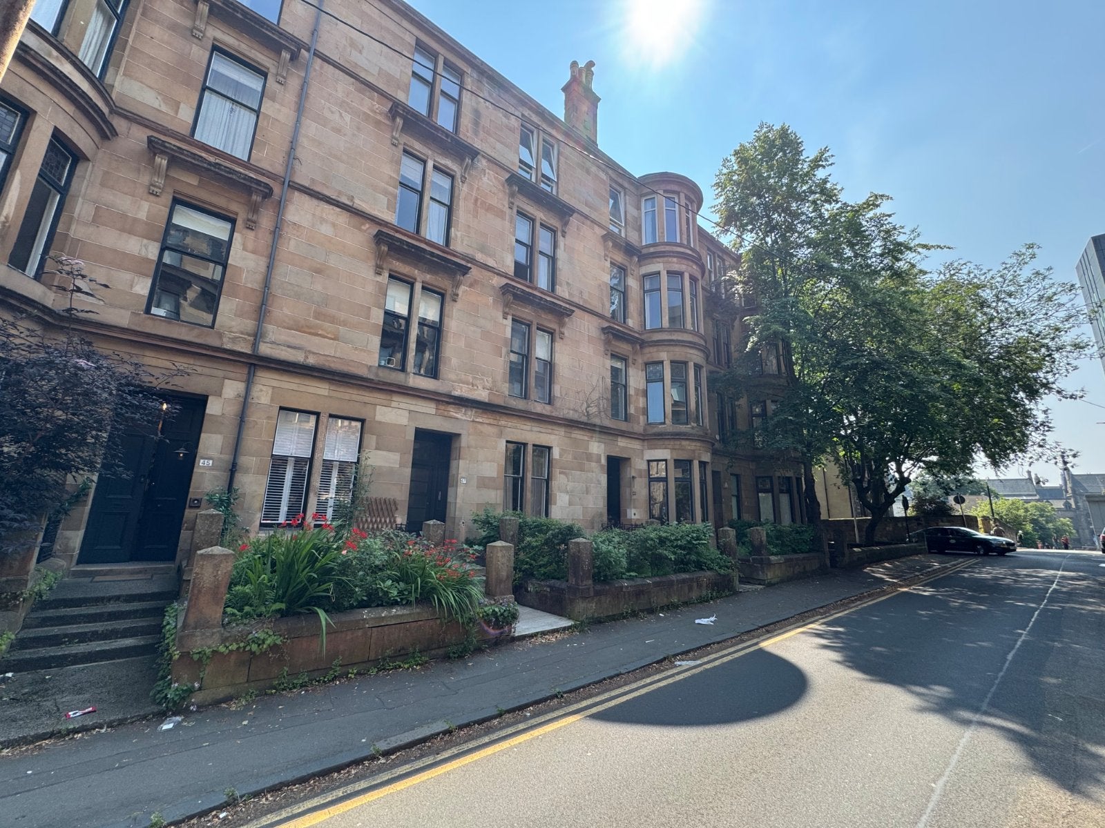 Flat Hillhead Street in Glasgow