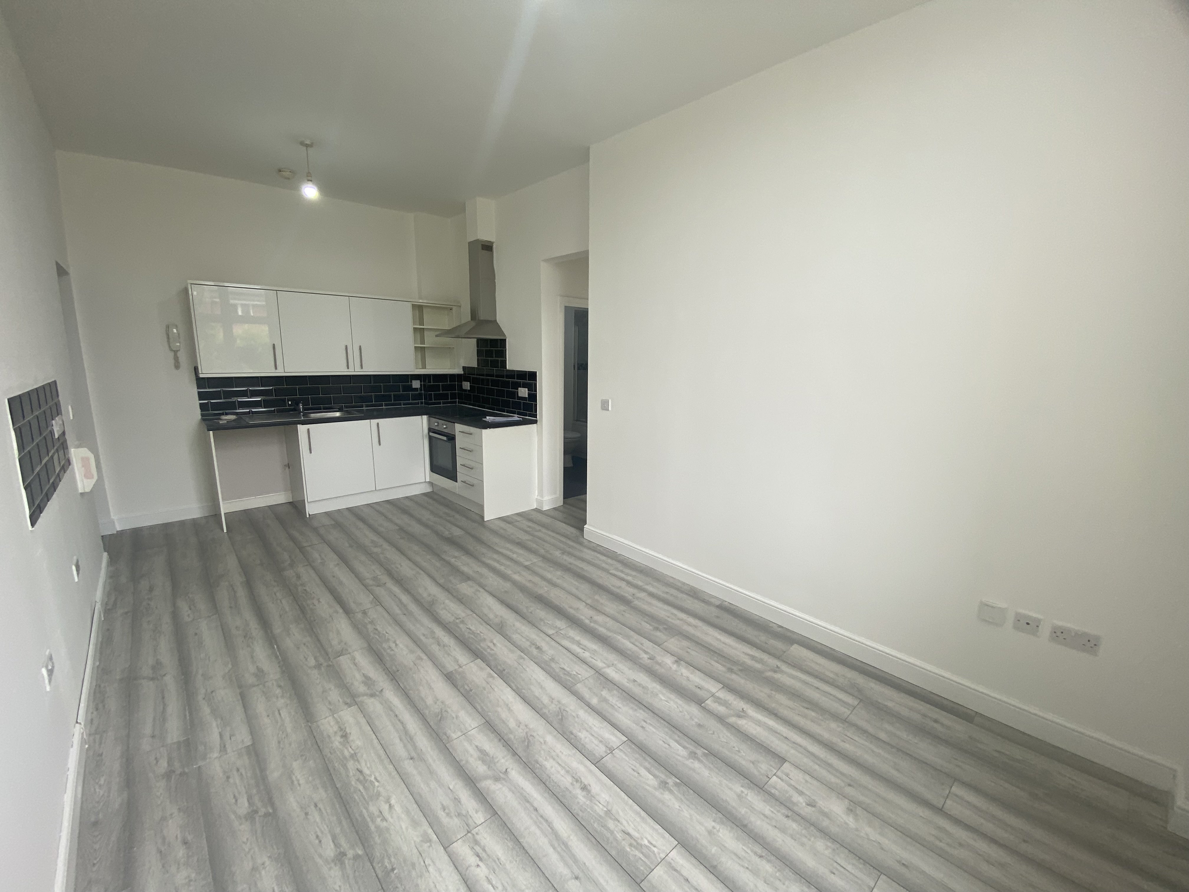 Flat Derrington Avenue in Crewe