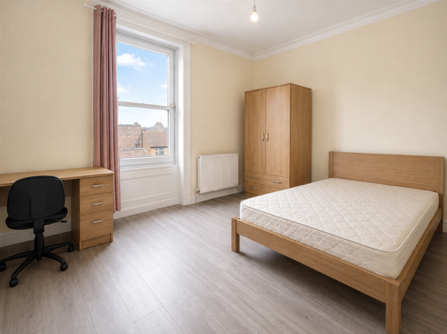 Flat Heaton Road in Newcastle upon Tyne