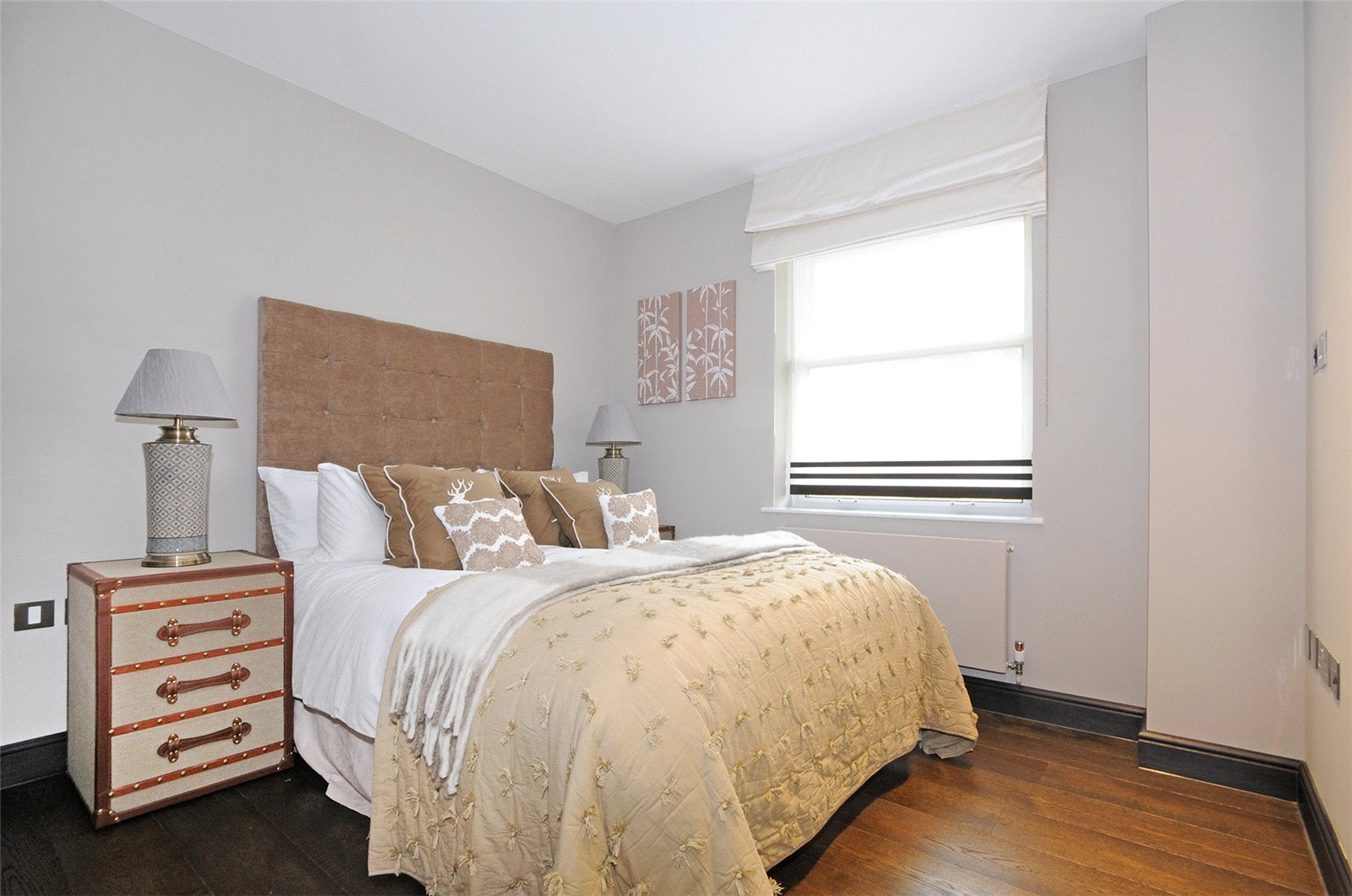 Flat Boydell Court in Greater London