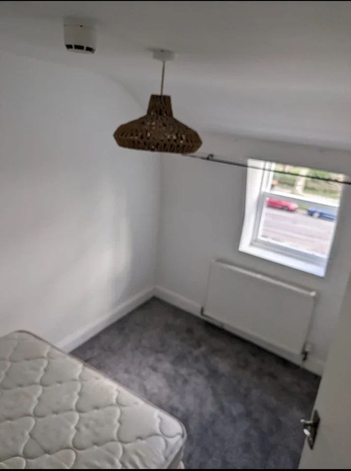Flat Lauriston Road in Greater London