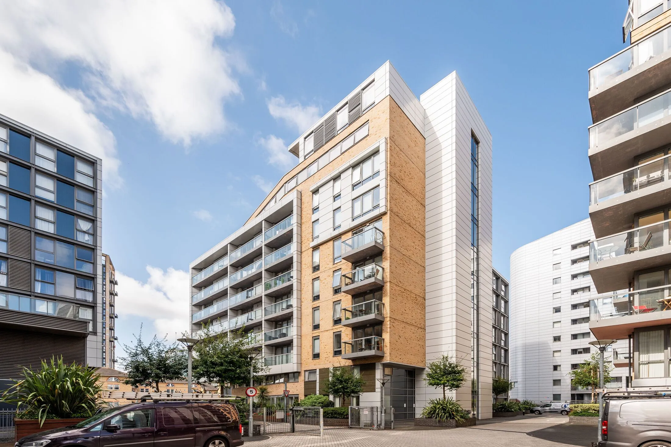Flat Dowells Street in Greater London