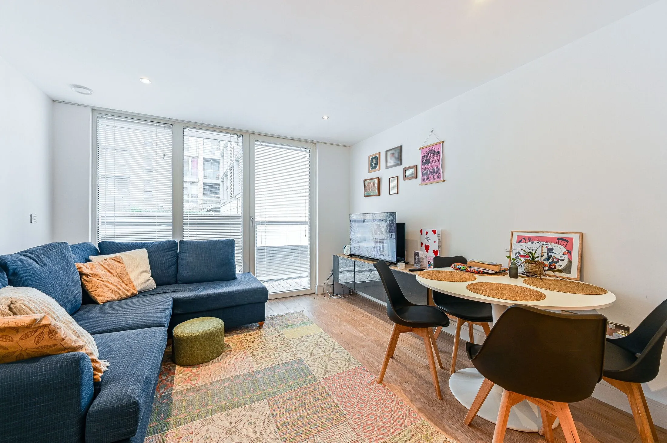 Flat Dowells Street in Greater London